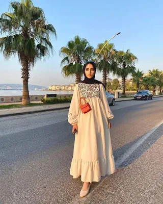 ملابس بنات فساتين